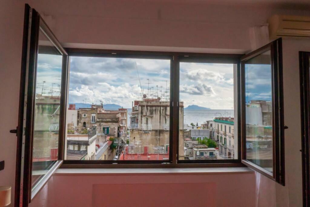 La Finestra Sul Golfo Apartment เนเปิลส์ ภายนอก รูปภาพ
