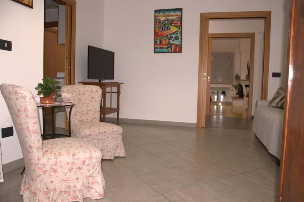 La Finestra Sul Golfo Apartment เนเปิลส์ ภายนอก รูปภาพ
